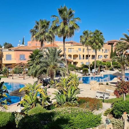 Sunny Limnaria Gardens 2 Bedroom Apartment Paphos Kültér fotó