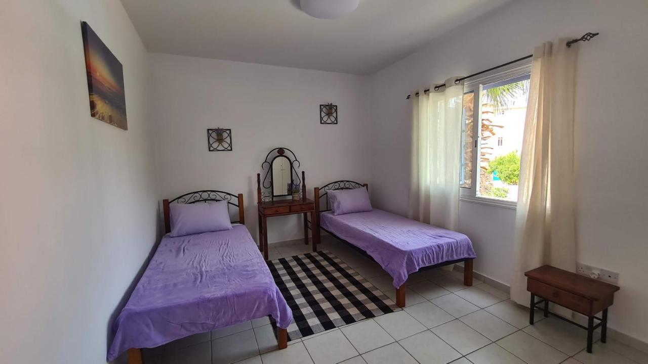 Sunny Limnaria Gardens 2 Bedroom Apartment Paphos Kültér fotó
