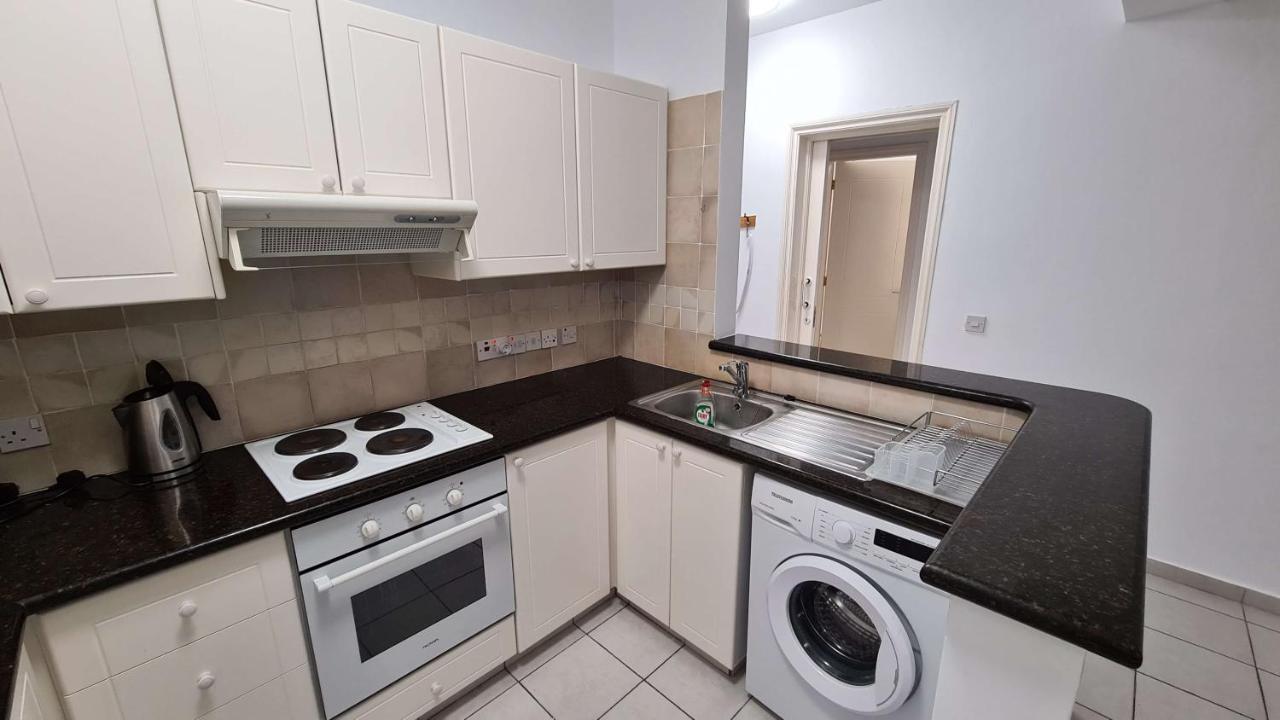 Sunny Limnaria Gardens 2 Bedroom Apartment Paphos Kültér fotó