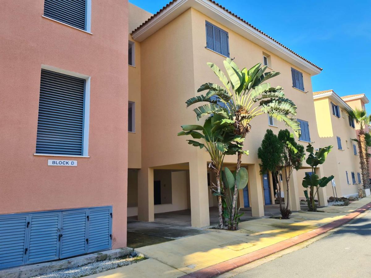 Sunny Limnaria Gardens 2 Bedroom Apartment Paphos Kültér fotó
